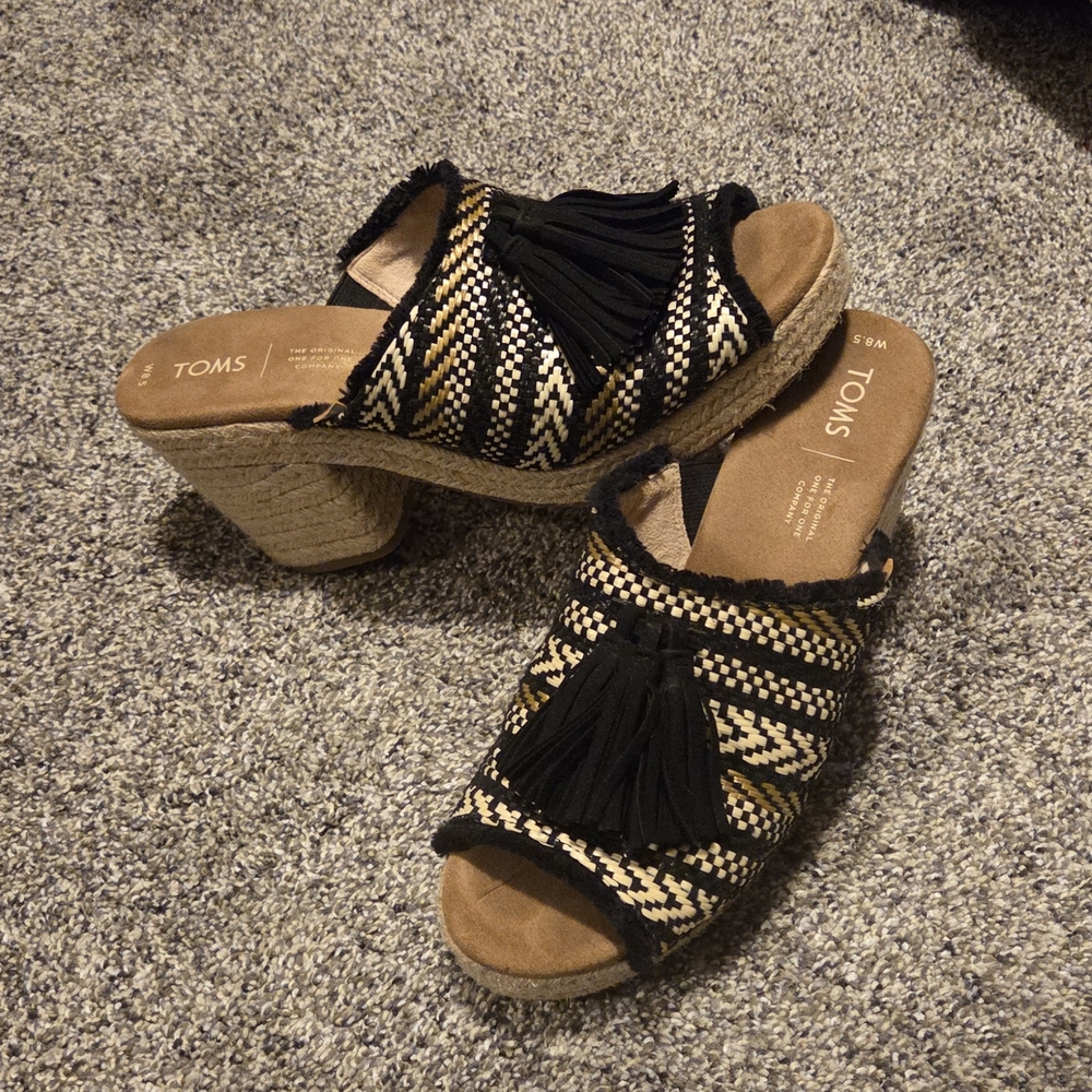 TOMS Junie Black and Tan Woven Block Heel Sandals 8.5